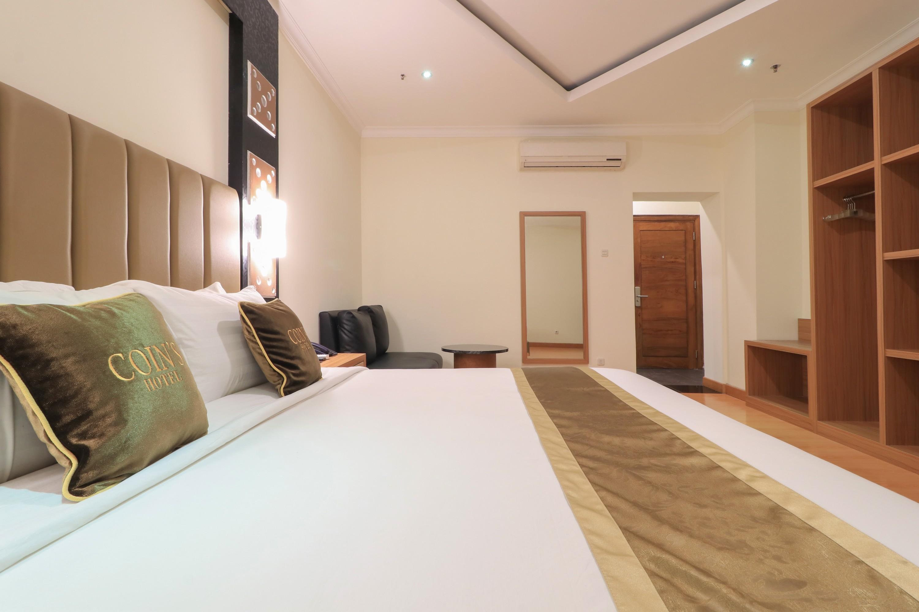 Coins Hotel Jakarta Exterior foto