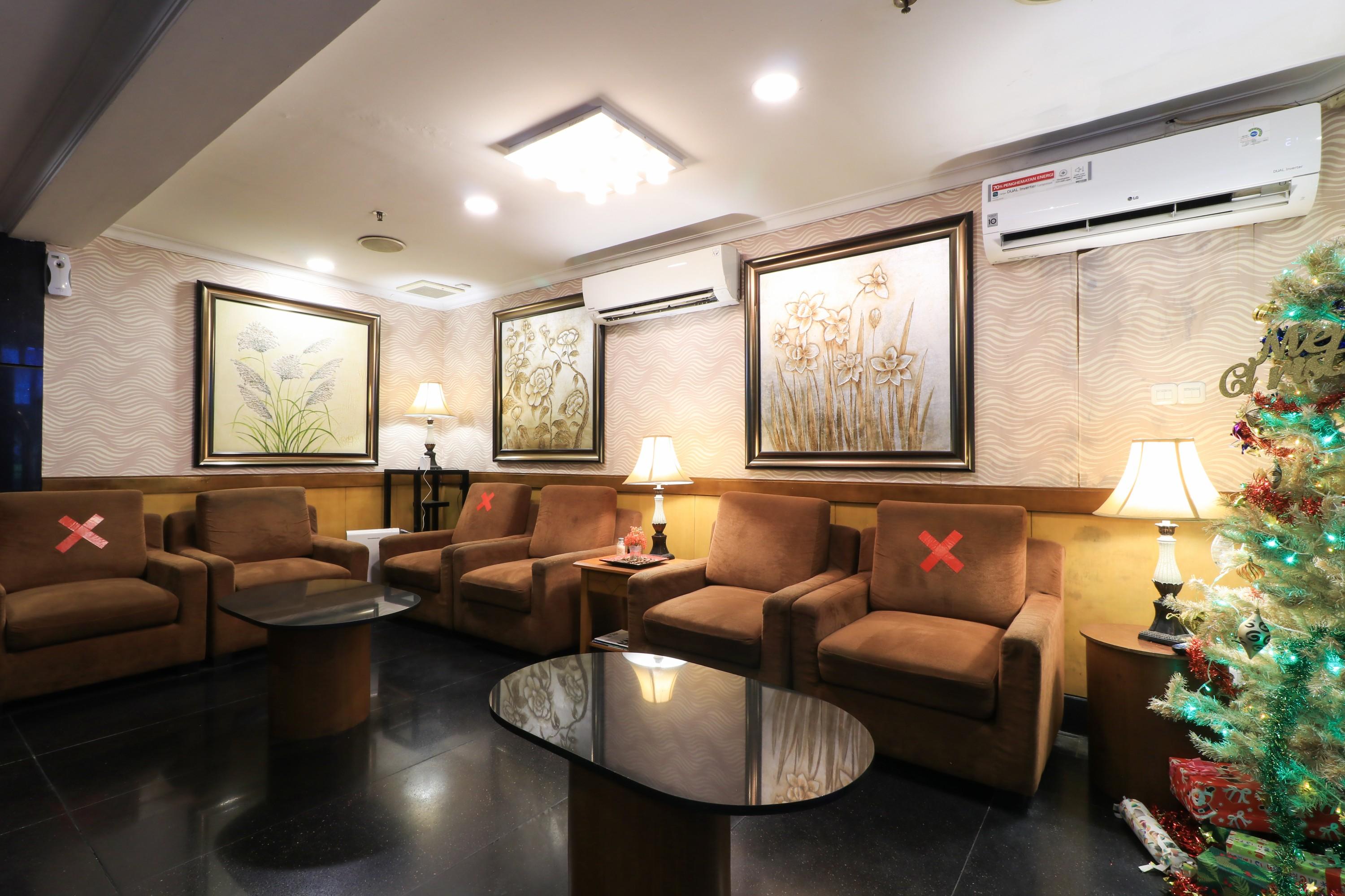 Coins Hotel Jakarta Exterior foto