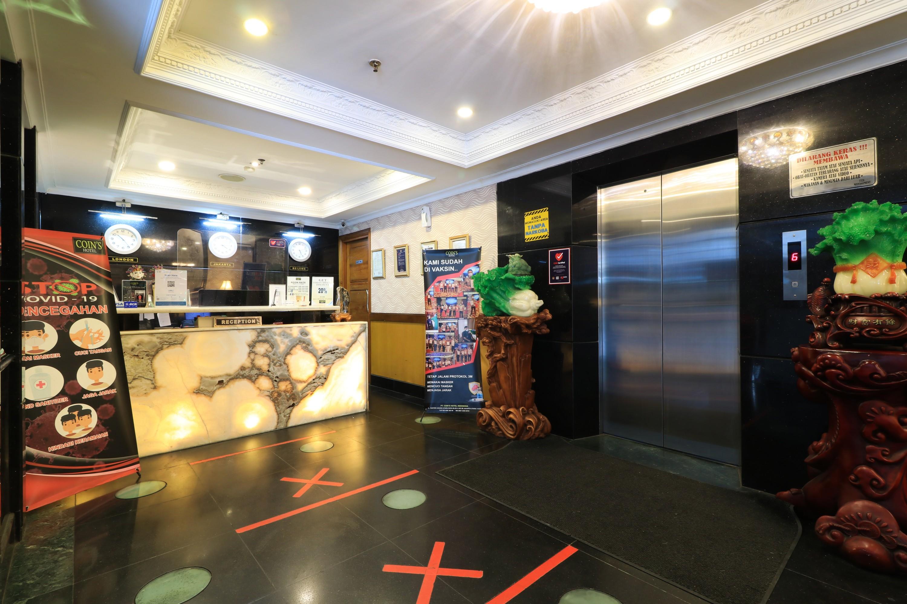 Coins Hotel Jakarta Exterior foto