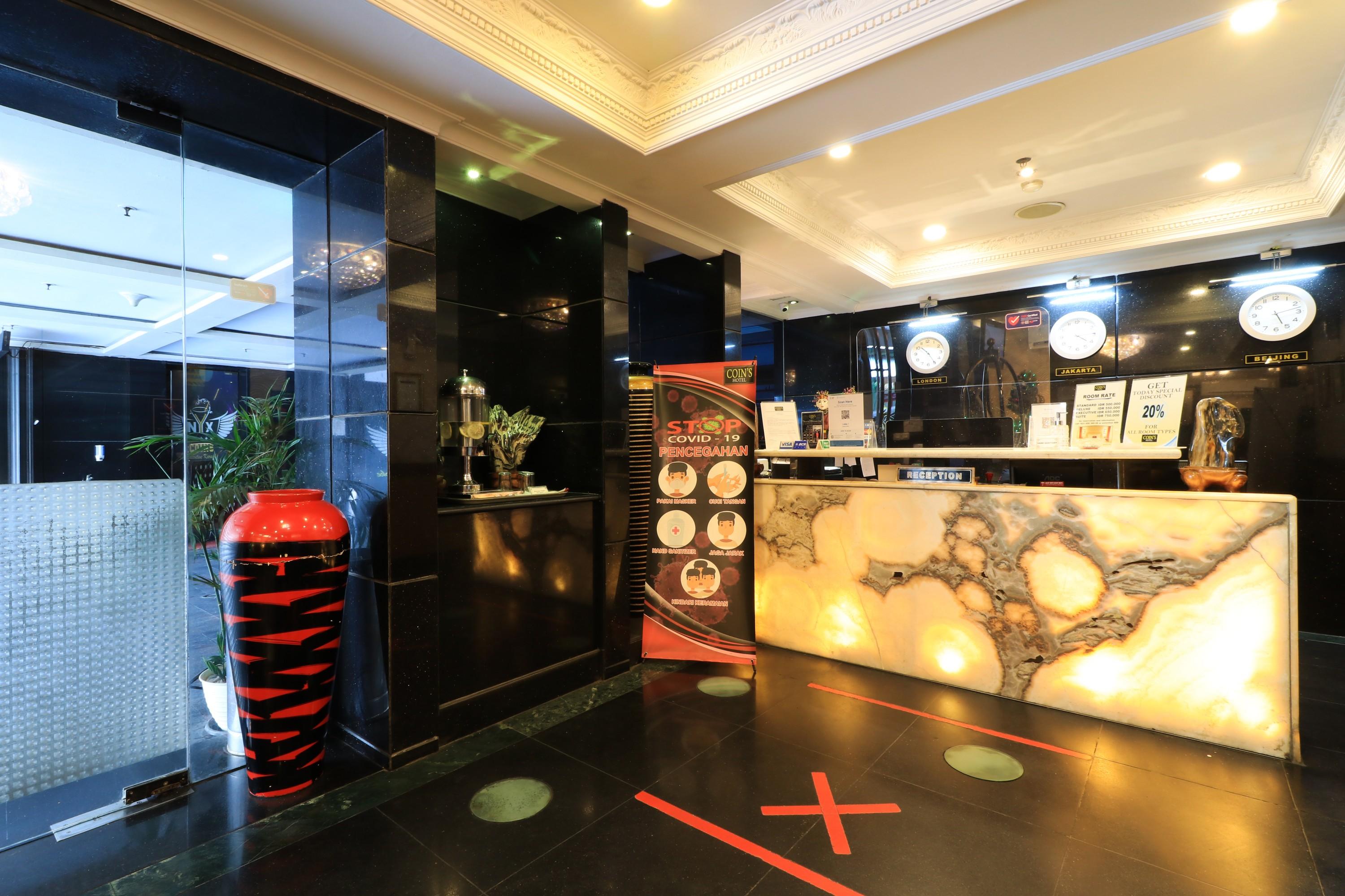 Coins Hotel Jakarta Exterior foto