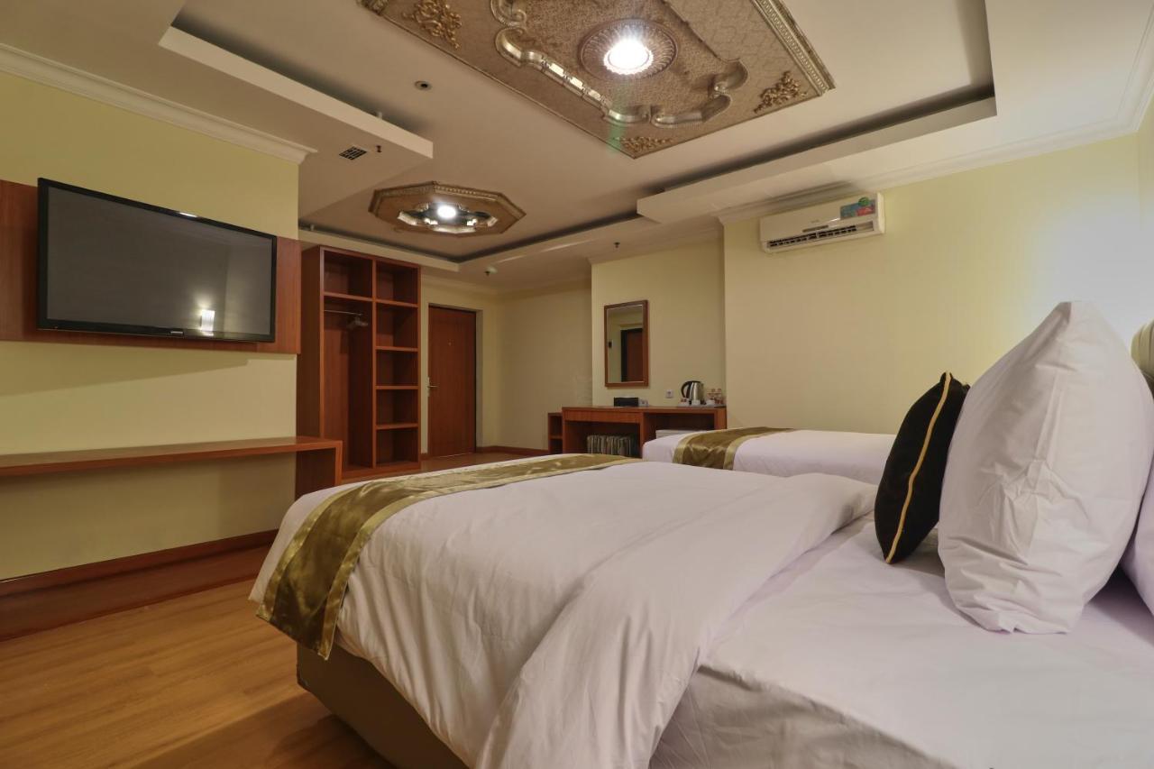 Coins Hotel Jakarta Exterior foto