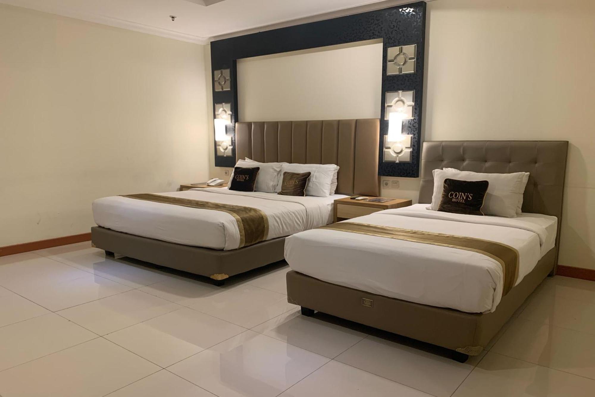 Coins Hotel Jakarta Exterior foto