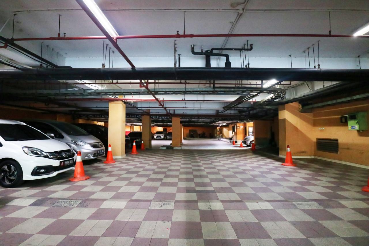 Coins Hotel Jakarta Exterior foto