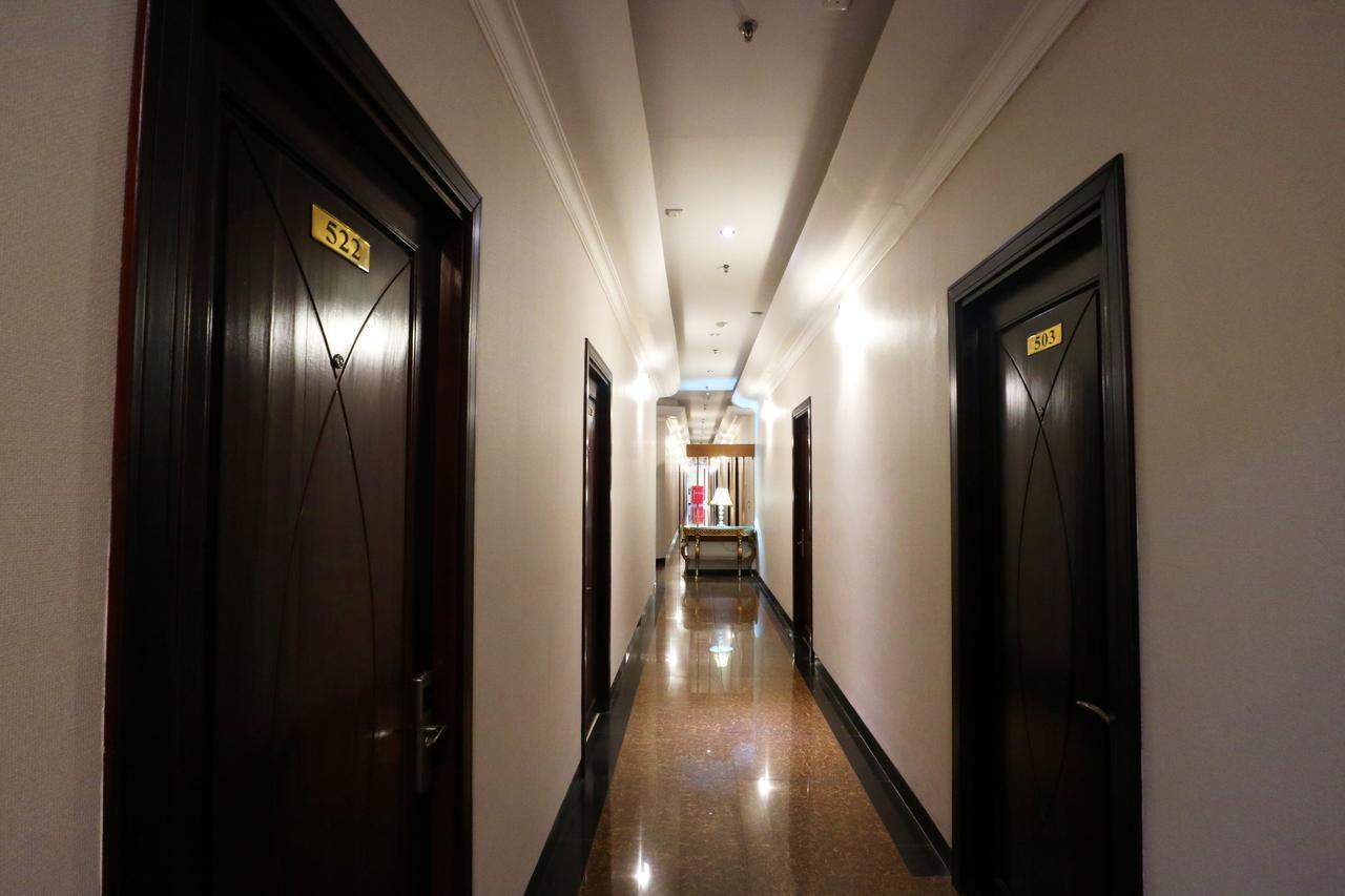 Coins Hotel Jakarta Exterior foto