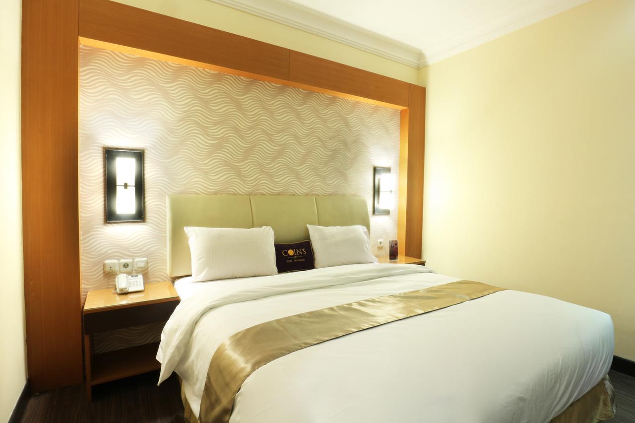 Coins Hotel Jakarta Exterior foto
