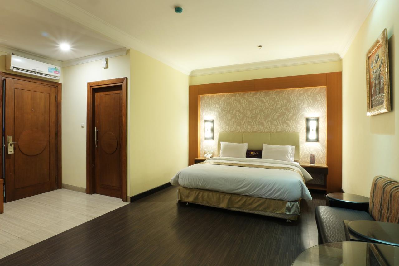 Coins Hotel Jakarta Exterior foto